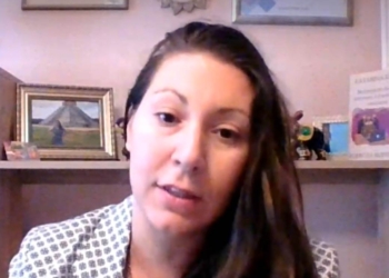 Neke majke u Srbiji objavlju „erotične“ slike ćerki zbog para