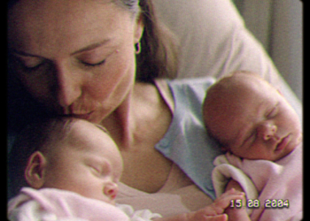 Kroz globalnu kampanju #CareForHumanTouch   NIVEA ističe važnost ljudskog dodira