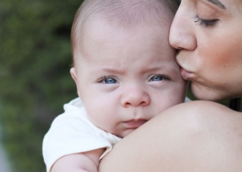 Što više grlite svoju bebu, to će njen mozak imati više koristi, kaže studija