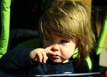 Zašto deca čačkaju nos i kako ih naterati da prestanu?