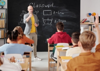 Očekuje se da đaci regularno pohađaju nastavu od ponedeljka