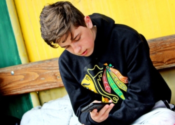 Psiholog Biljana Lajović: Sve škole lako mogu potpuno zabraniti telefone i nije mi jasno zašto se to ne uradi