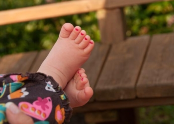 Lak za nokte nije za decu