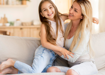 Kako da sa ćerkom razgovarate o prvoj menstruaciji?