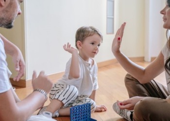 Zašto današnji roditelji ‘pregore’ zbog roditeljstva?
