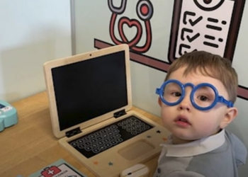 Trogodišnji dečak postao član Mense: Naučio da čita sa 2 godine, zna da broji do 100 na 6 jezika