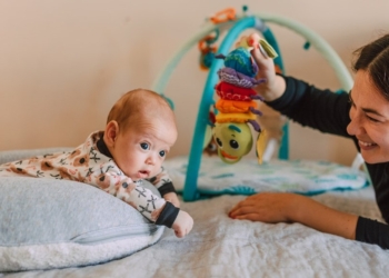 Beba se ne okreće sa leđa na stomak