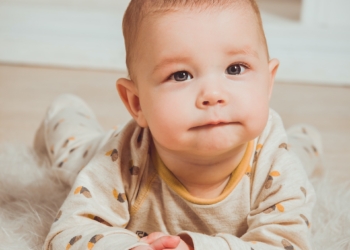 Beba se ne okreće sa leđa na stomak