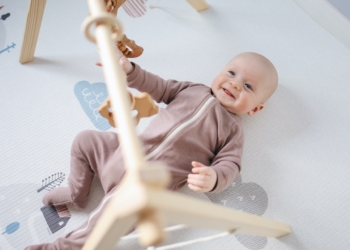 Beba se ne okreće sa leđa na stomak