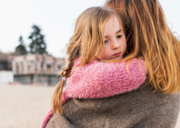 Kako da sa detetom razgovarate o tragediji koja se danas dogodila?