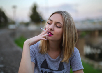 Naučnici: Zabraniti kupovinu cigareta mlađima od 22 godine