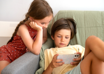 Švedska prekida digitalizaciju nastave. ‘Deca zbog tableta i aplikacija ne znaju da čitaju i pišu, vaćamo udžbenike