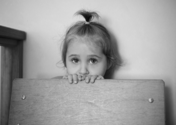 Nasilni prema detetu, a onda ga vode stručnjacima da ta poprave