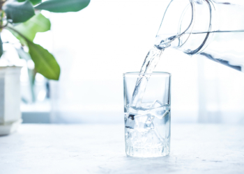 Iz Coca-Cole kažu da se sporna mineralna voda koja je izazvala trovanje ne prodaje u Srbiji