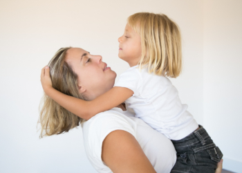 Dr Gabor Mate i dr Nojfeld: U čemu je problem sa današnjom decom i zašto su roditelji izgubili moć da vaspitavaju