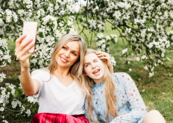 Psiholog: Zašto mame i ćerke ne treba da budu drugarice