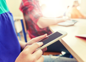 Zabrana upotrebe mobilnih telefona tokom nastave u Francuskoj