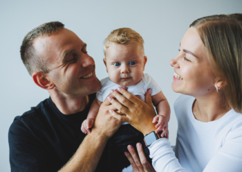Koje osobine imaju deca koju odgajaju „stariji“ roditelji